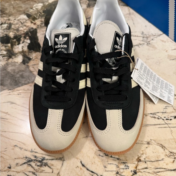 Sold out! Adidas’s Women’s Sambas OG size 9 Core Black/ Wonder White. - Picture 3 of 7